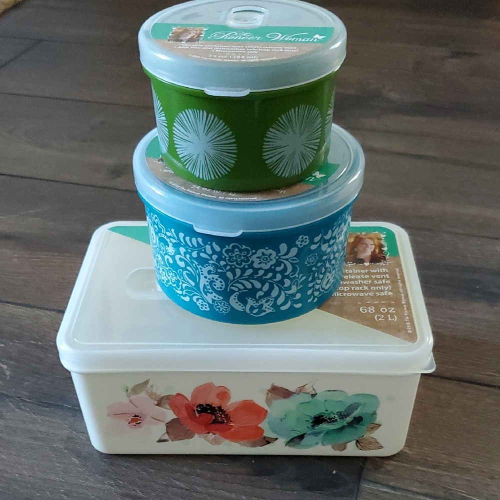 The Pioneer Woman Storage Containers